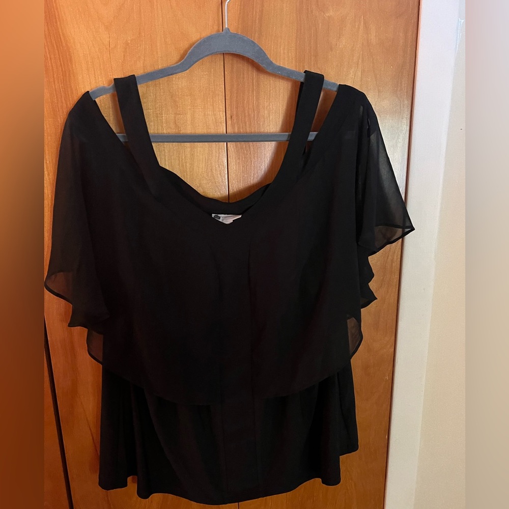 Dress Barn black cold shoulder top size 1x